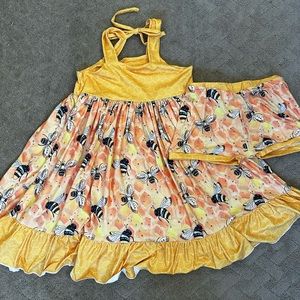 Bees and honeycomb boutique tunic set, size 8
